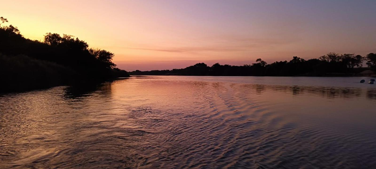 Hippo Retreat & Tiger Fishing Komatipoort Ngoại thất bức ảnh