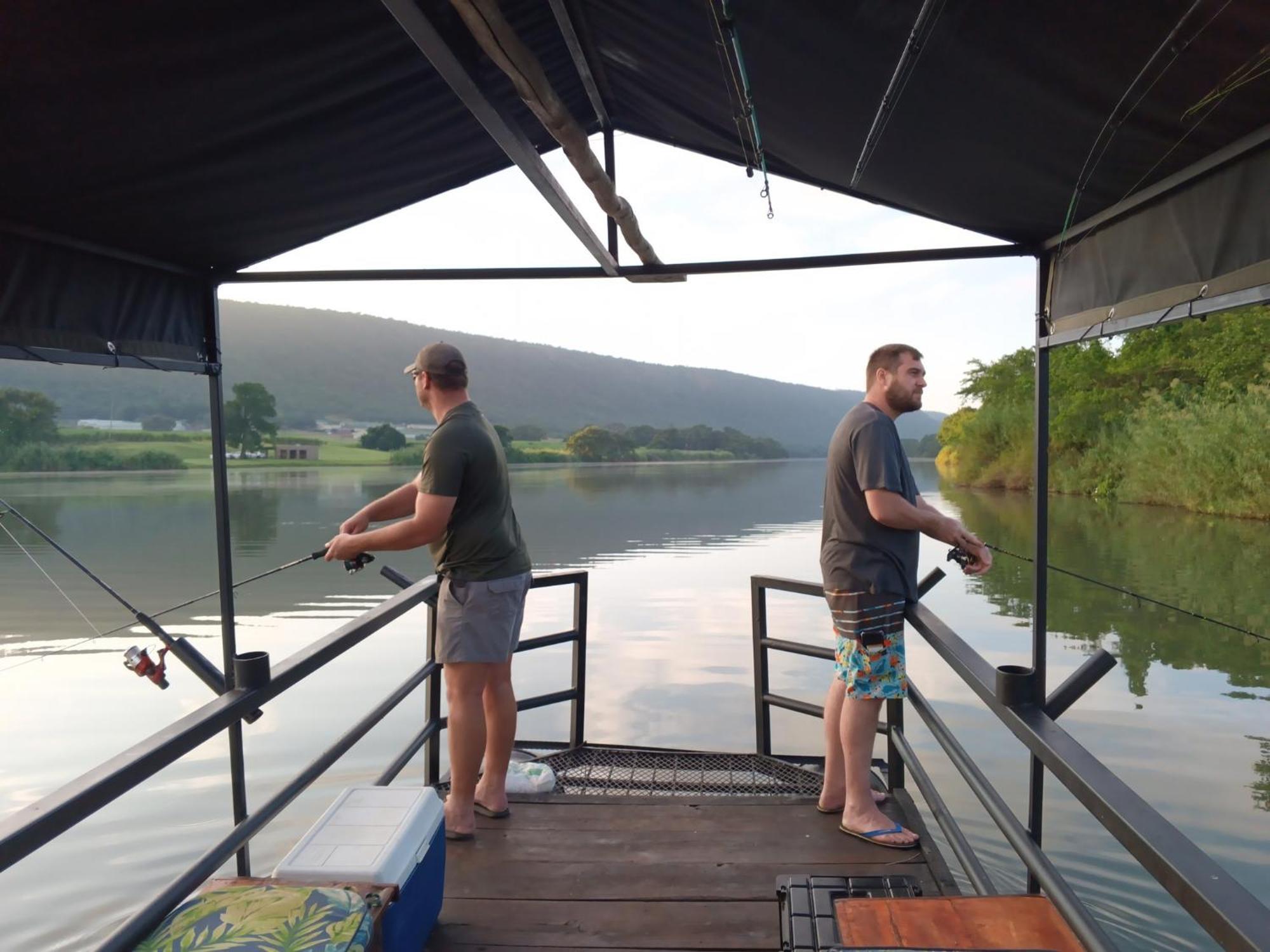 Hippo Retreat & Tiger Fishing Komatipoort Ngoại thất bức ảnh
